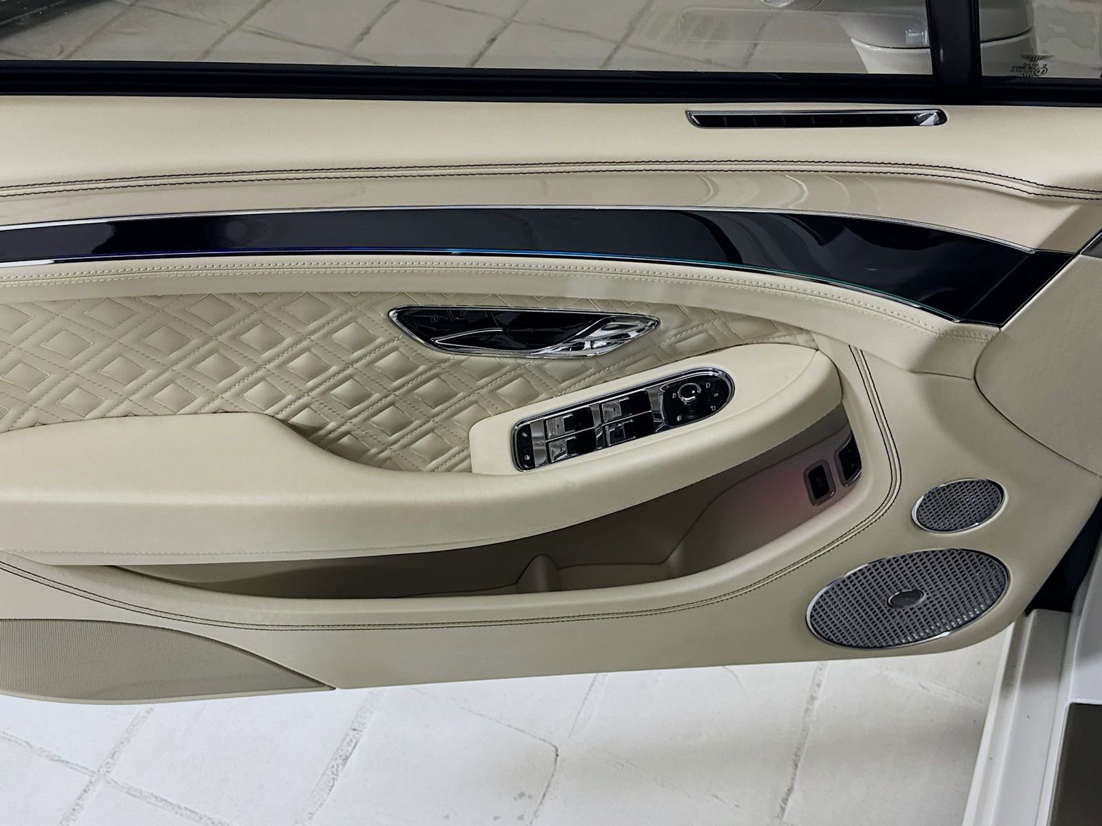 Used 2024 Bentley Continental GT Speed image 16