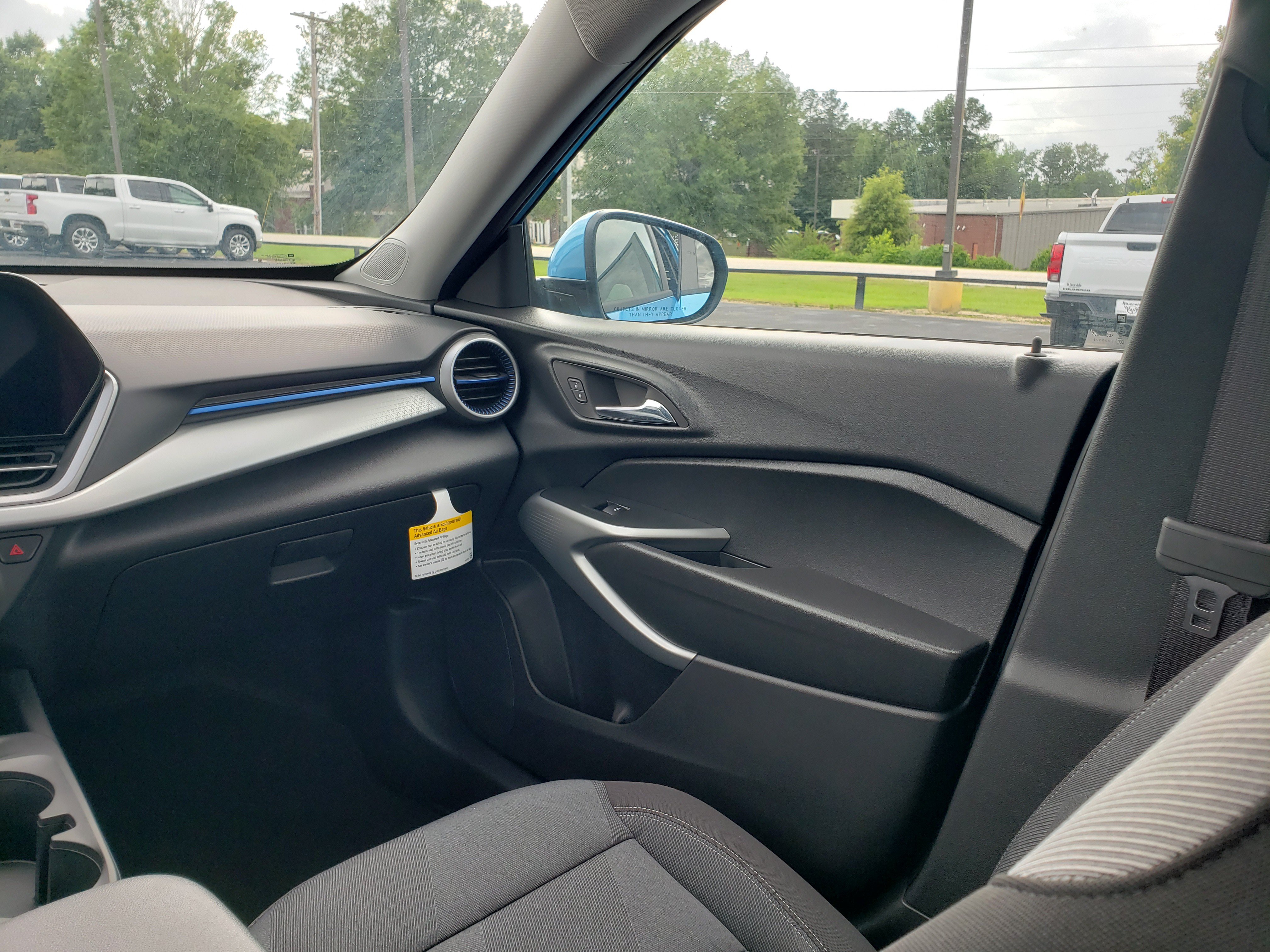 New 2026 Chevrolet Trax LS w/ LS Convenience Package FWD image 33