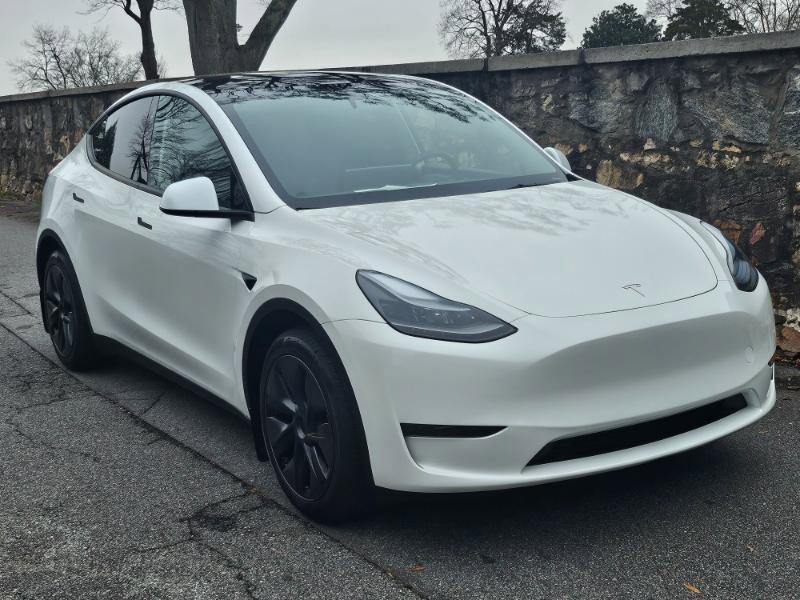 Used 2024 Tesla Model Y Long Range image 11