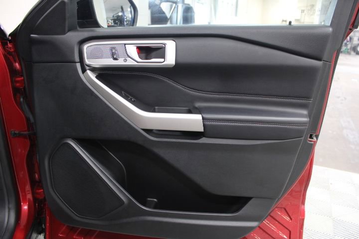 Used 2023 Ford Explorer Limited w/ Equipment Group 301A image 27