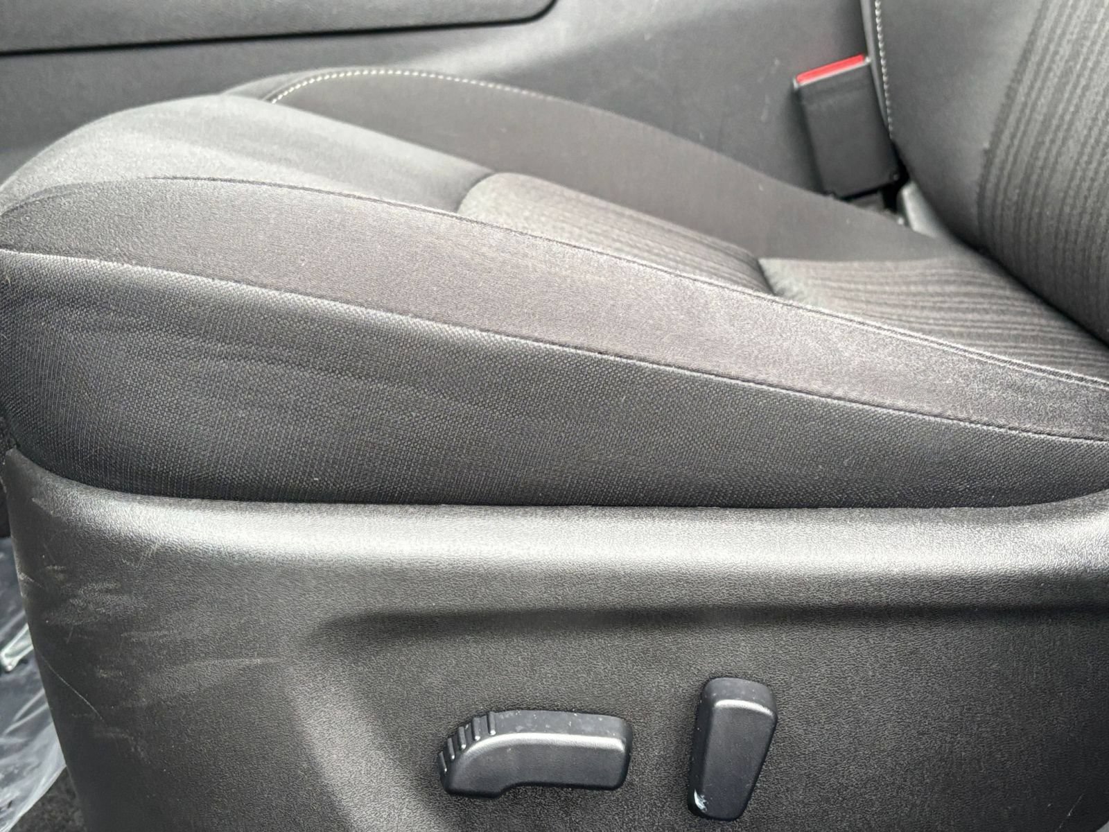 Used 2025 Nissan Altima 2.5 SV FWD image 28