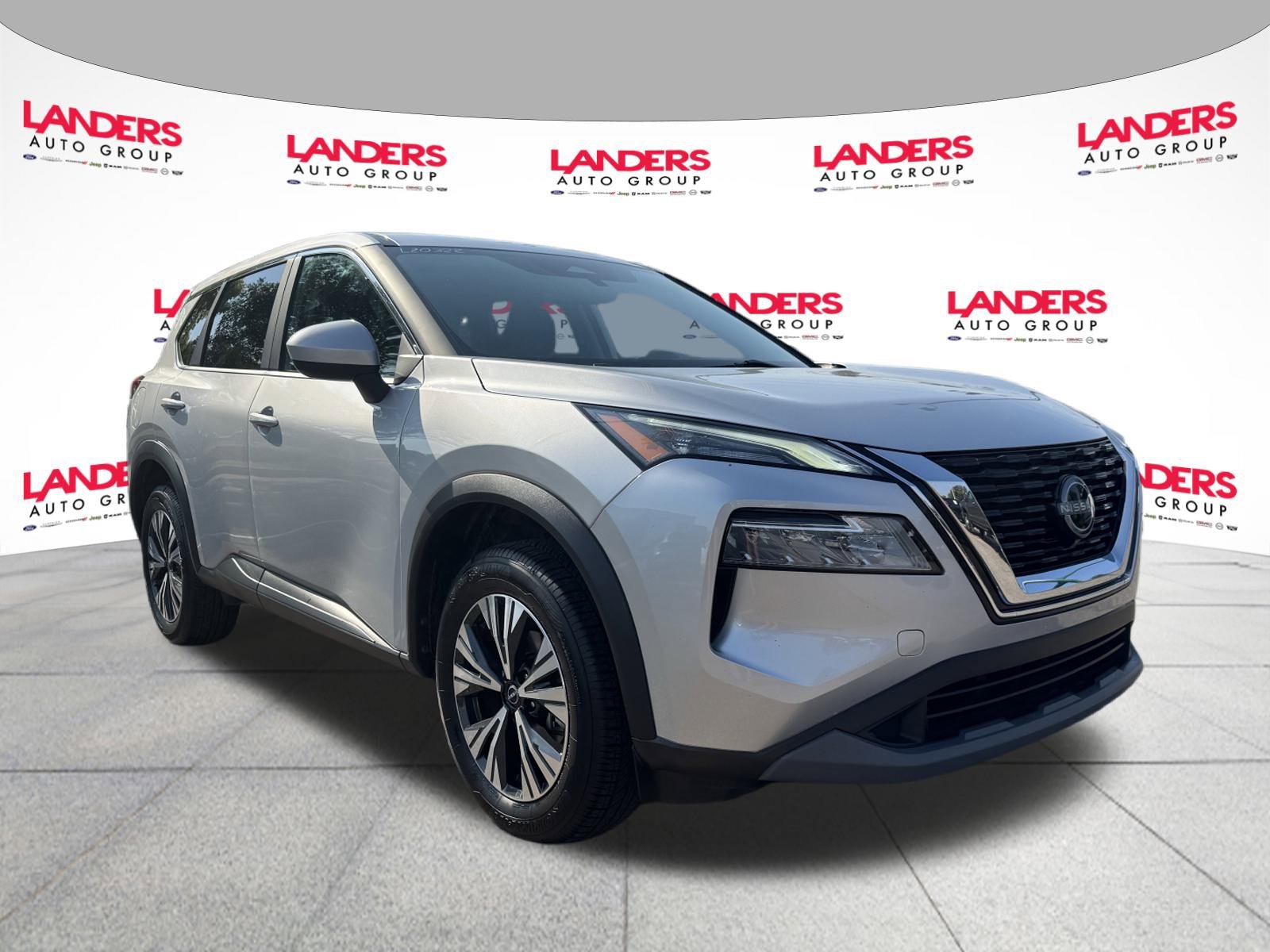 Used 2023 Nissan Rogue SV image 1
