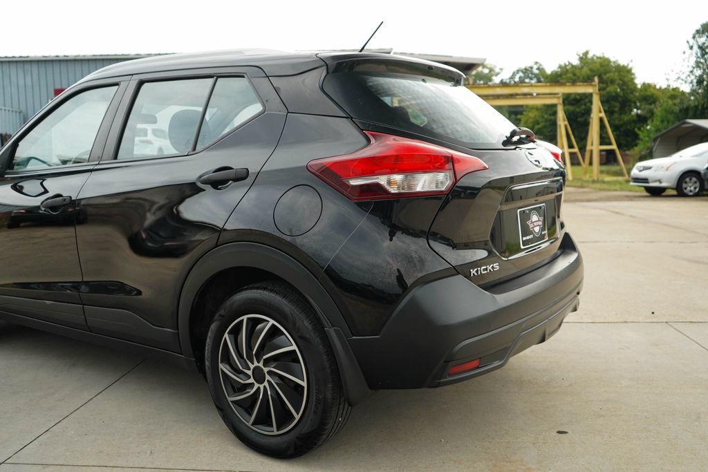 Used 2019 Nissan Kicks S FWD image 20