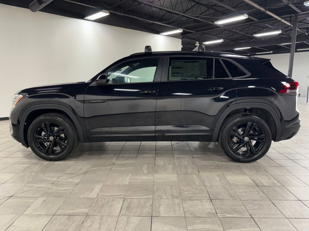 New 2026 Volkswagen Atlas Cross Sport SEL R-Line image 4