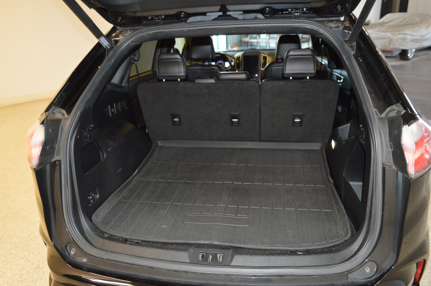 Used 2021 Ford Edge ST-Line AWD/4WD image 13
