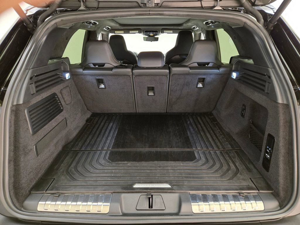 Used 2024 Land Rover Range Rover Sport image 24