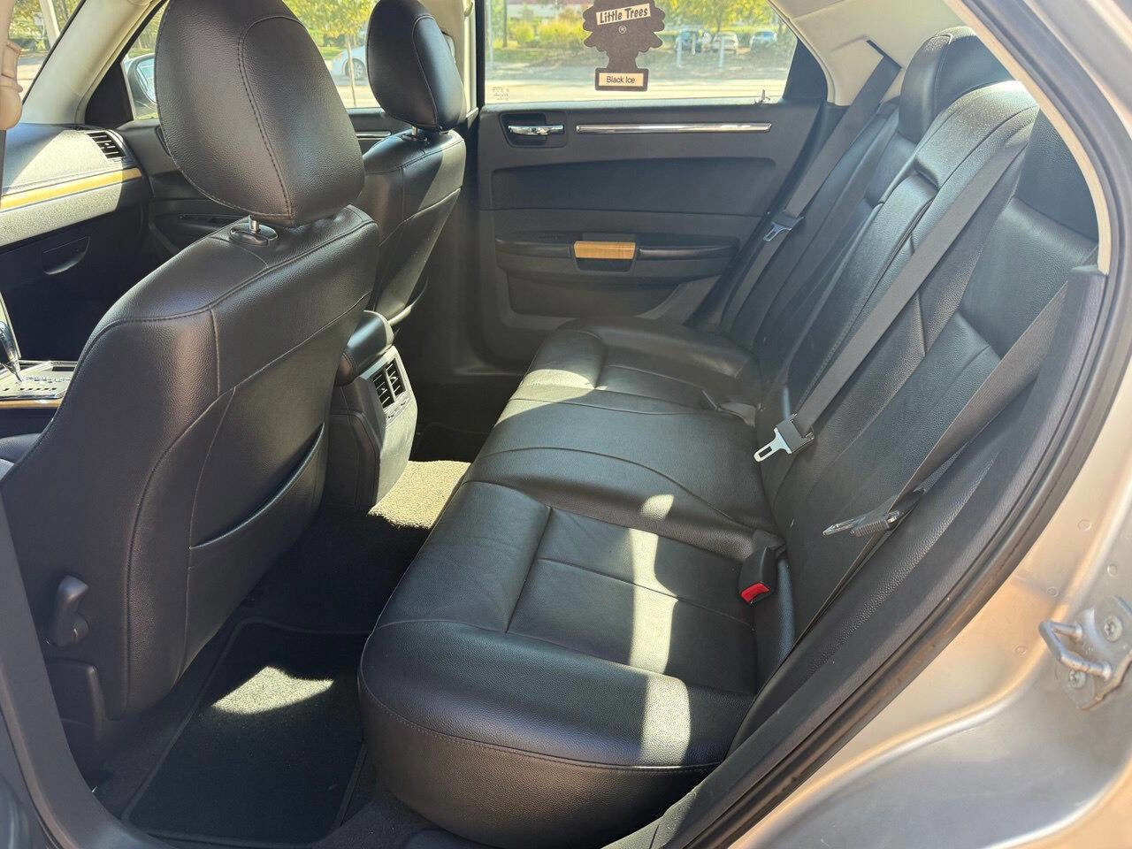 Used 2008 Chrysler 300 Limited image 16