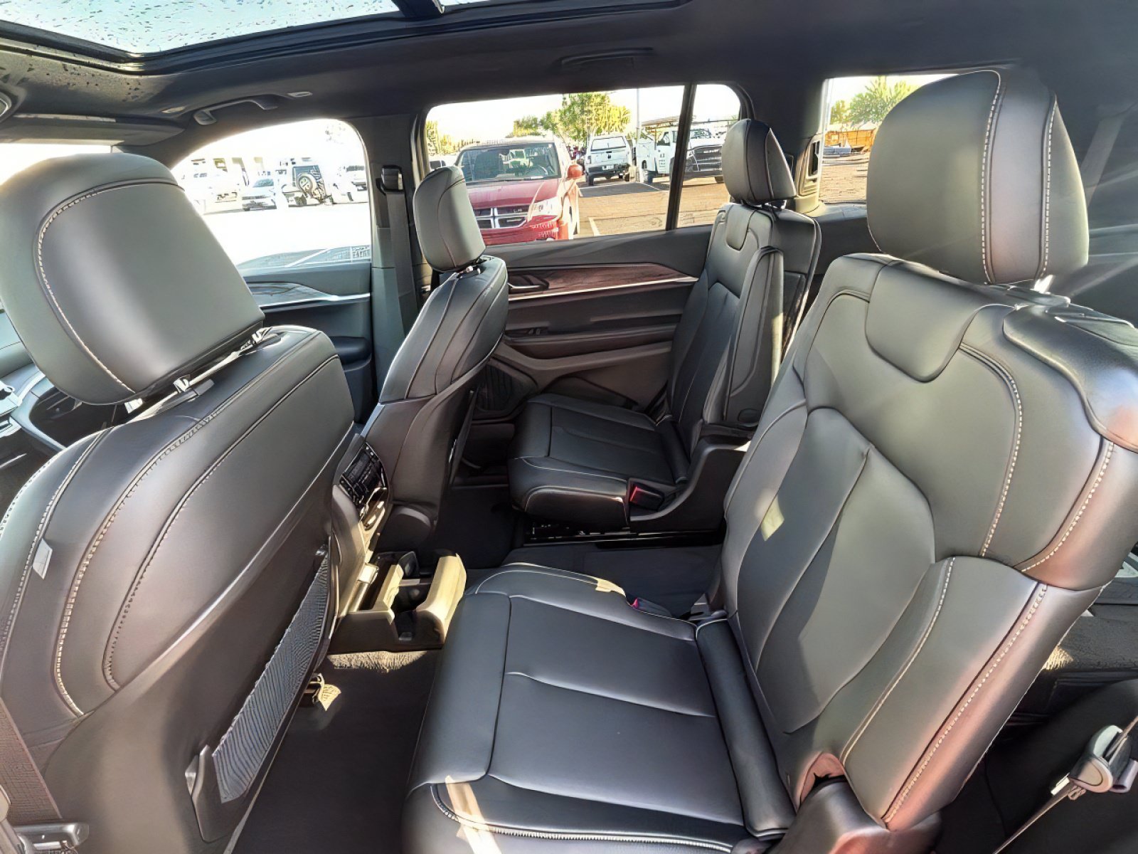 New 2026 Jeep Grand Cherokee L Limited AWD/4WD image 29