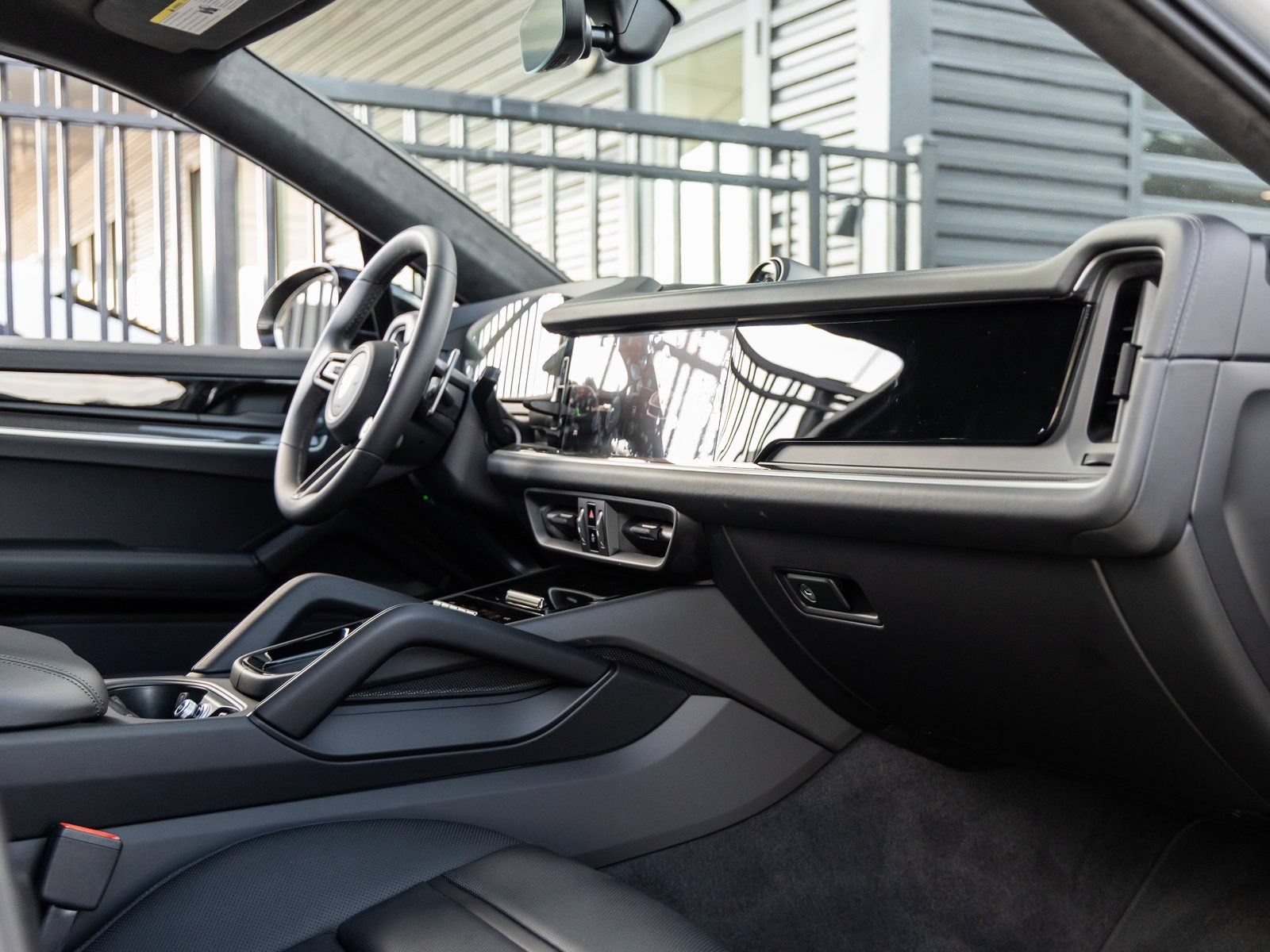Certified 2025 Porsche Cayenne S AWD/4WD image 47