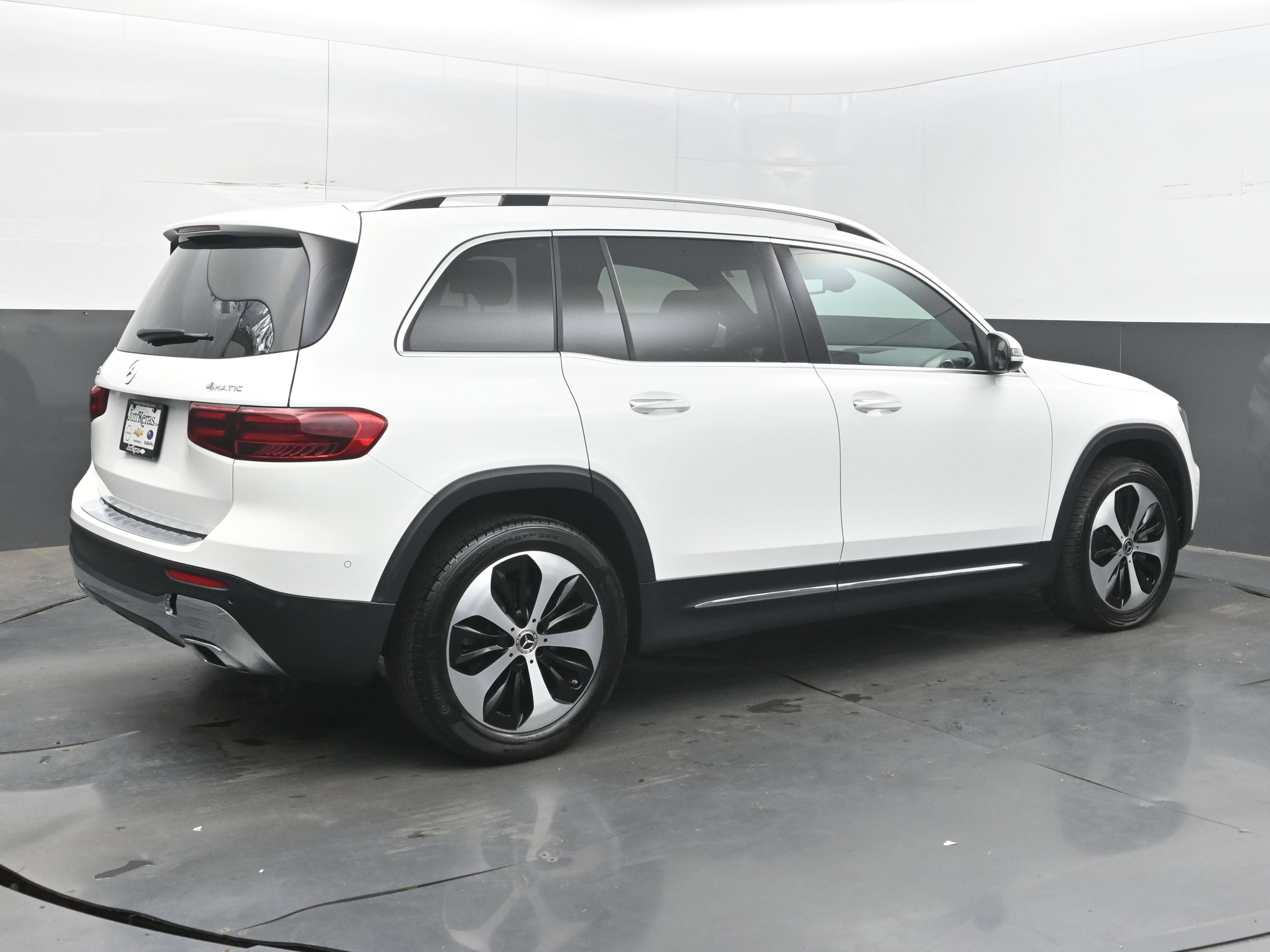 Used 2025 Mercedes-Benz GLB 250 4MATIC image 9