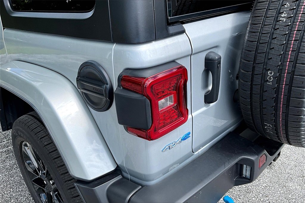 Used 2023 Jeep Wrangler Unlimited Sahara image 34
