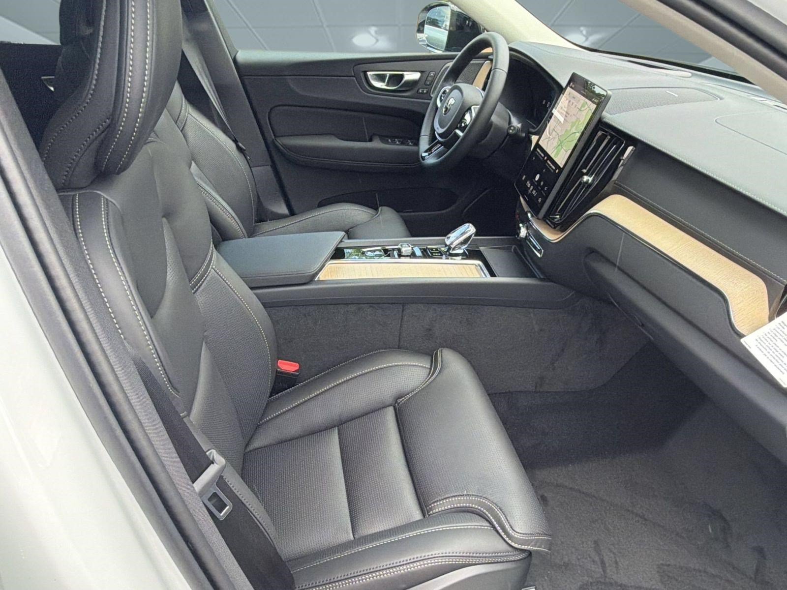 New 2026 Volvo XC60 B5 Ultra w/ Climate Package AWD/4WD image 23