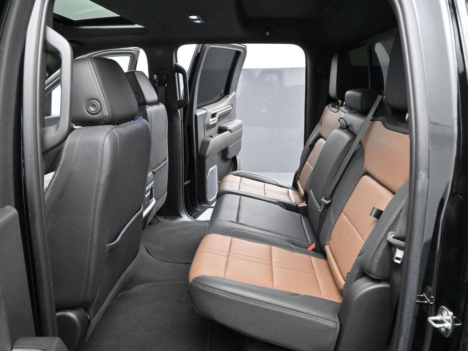 Used 2023 Chevrolet Silverado 1500 High Country w/ High Country Premium Package image 22