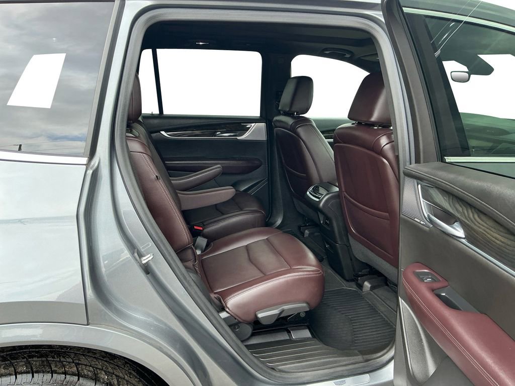 Used 2022 Cadillac XT6 Premium Luxury w/ Technology Package FWD image 23