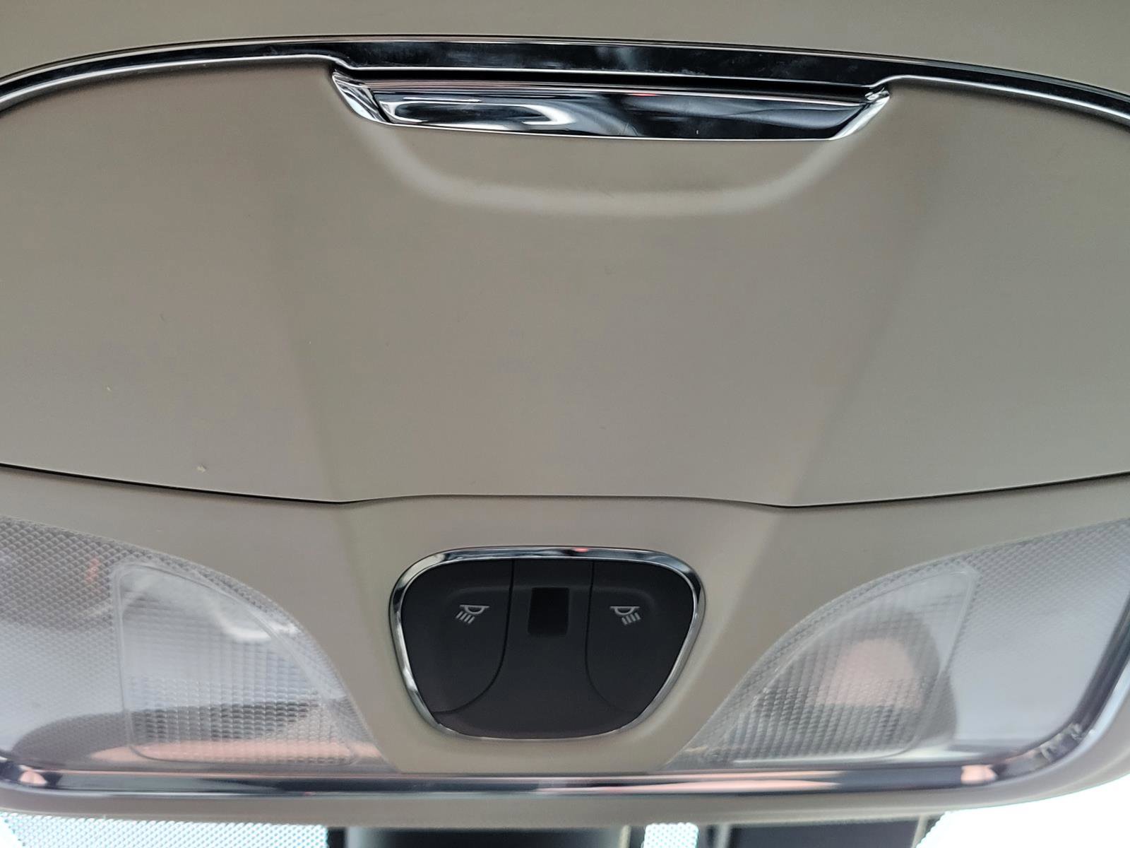 Used 2016 Jeep Cherokee Limited image 29