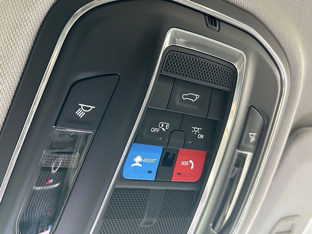 Used 2024 Jeep Grand Cherokee Limited w/ Luxury Tech Group II image 28