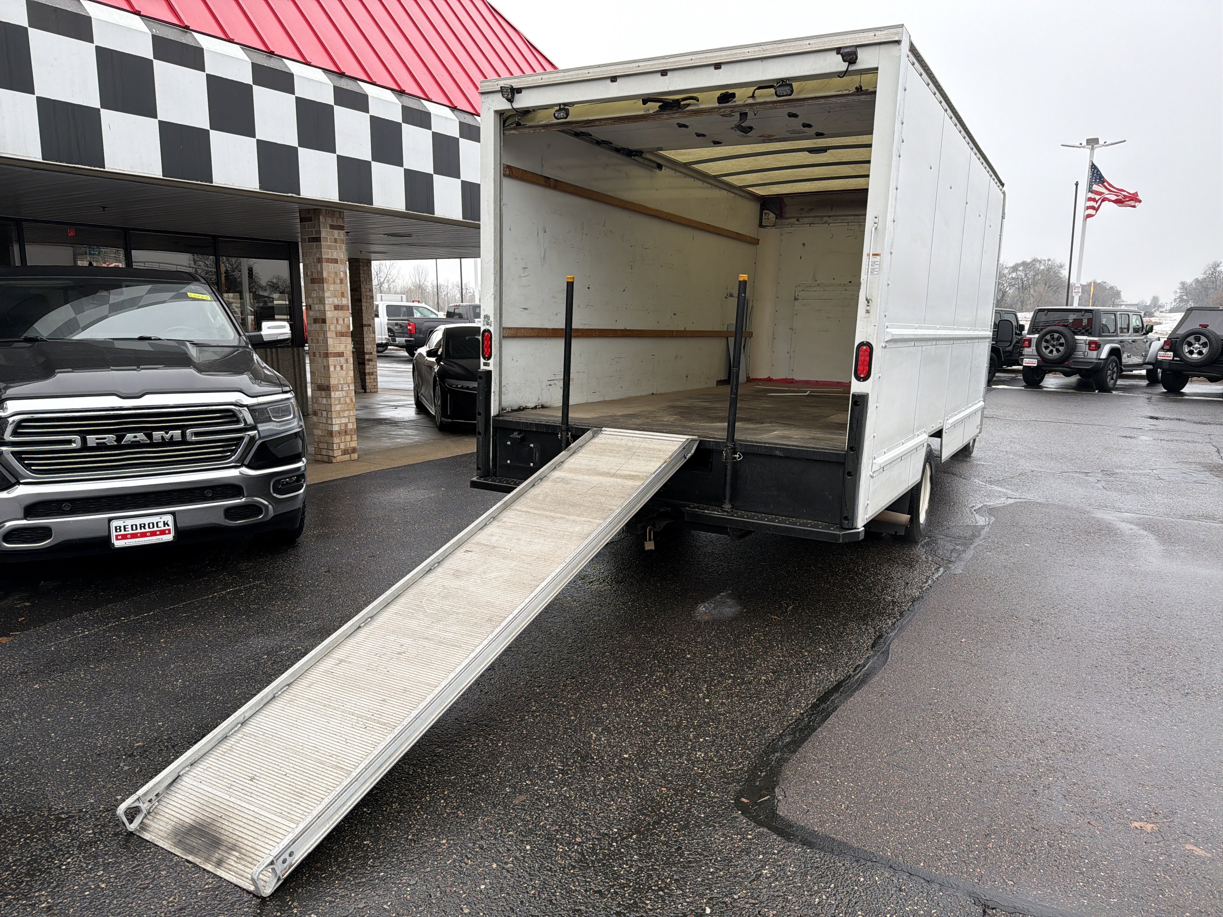 Used 2019 Ford E-350 and Econoline 350 Super Duty RWD image 25
