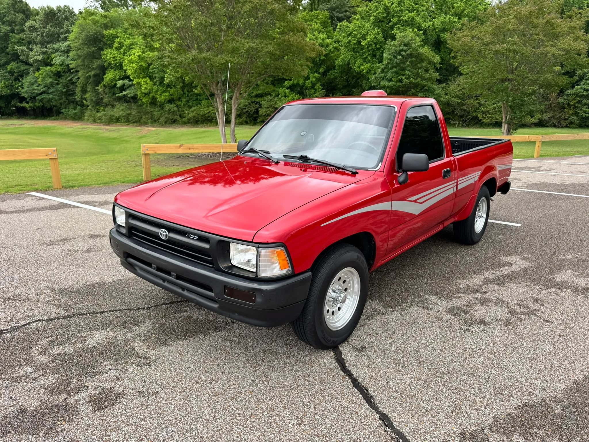 Used 1994 Toyota Pickup 2WD Regular Cab image 2