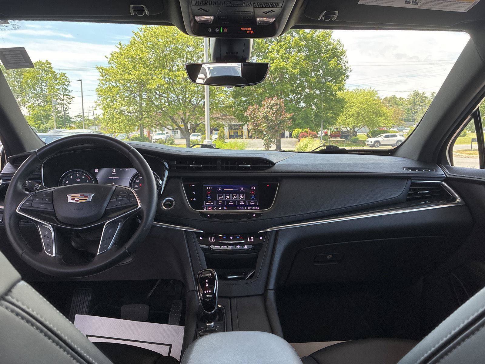 Used 2022 Cadillac XT5 Premium Luxury w/ Technology Package AWD/4WD image 15