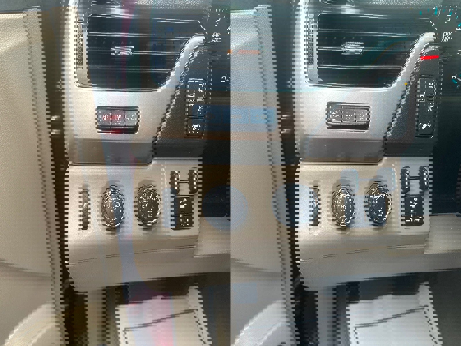 Used 2017 Chevrolet Suburban Premier image 20