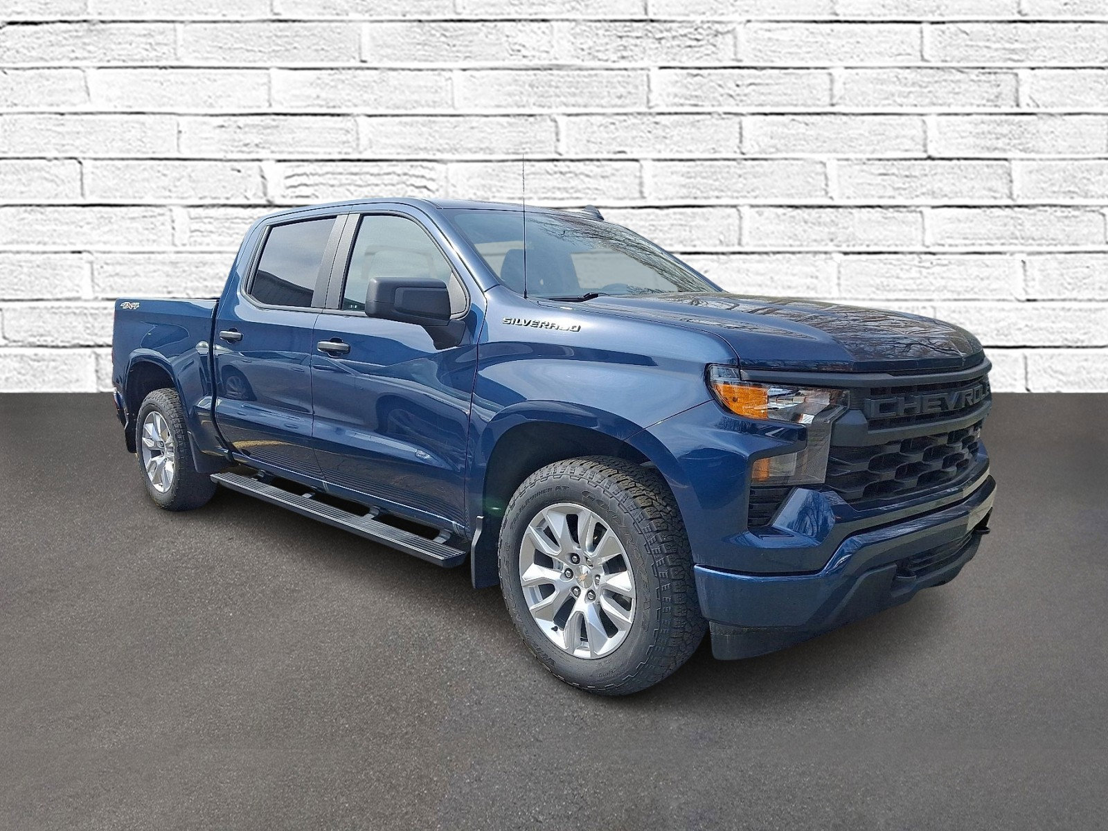 Used 2022 Chevrolet Silverado 1500 Custom AWD/4WD image 2