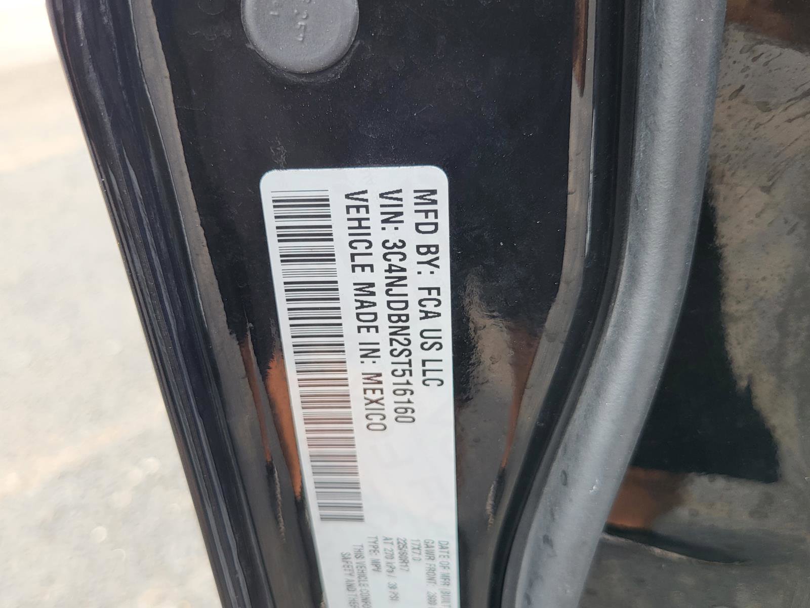 Used 2025 Jeep Compass Latitude image 34