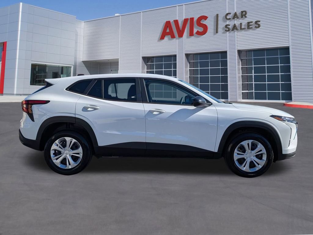 Used 2025 Chevrolet Trax LS image 5