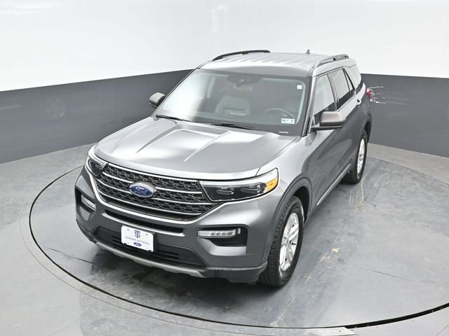Used 2022 Ford Explorer XLT w/ Equipment Group 202A image 16