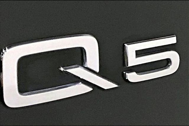 Used 2023 Audi Q5 2.0T Premium Plus w/ Premium Plus Package image 32
