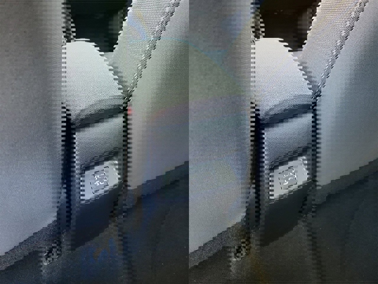 Used 2025 Toyota Corolla LE image 11