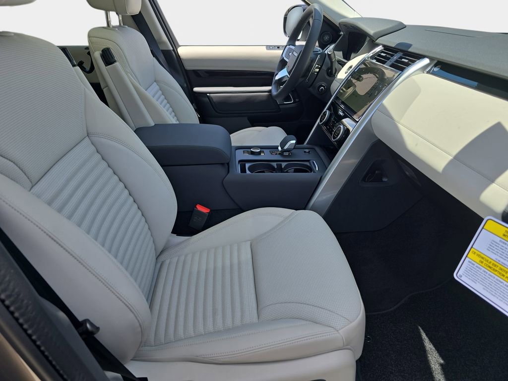 New 2026 Land Rover Discovery S AWD/4WD image 10