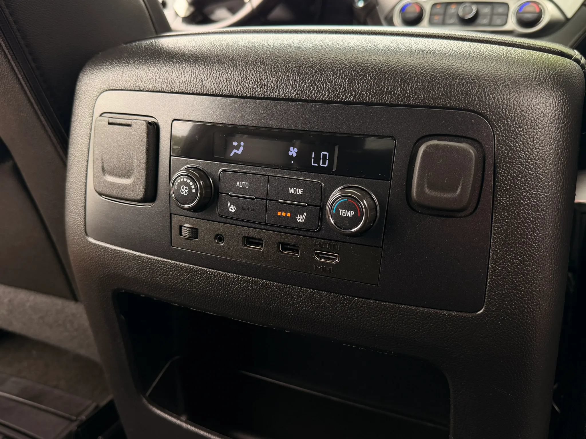 Used 2018 Chevrolet Tahoe Premier AWD/4WD image 21