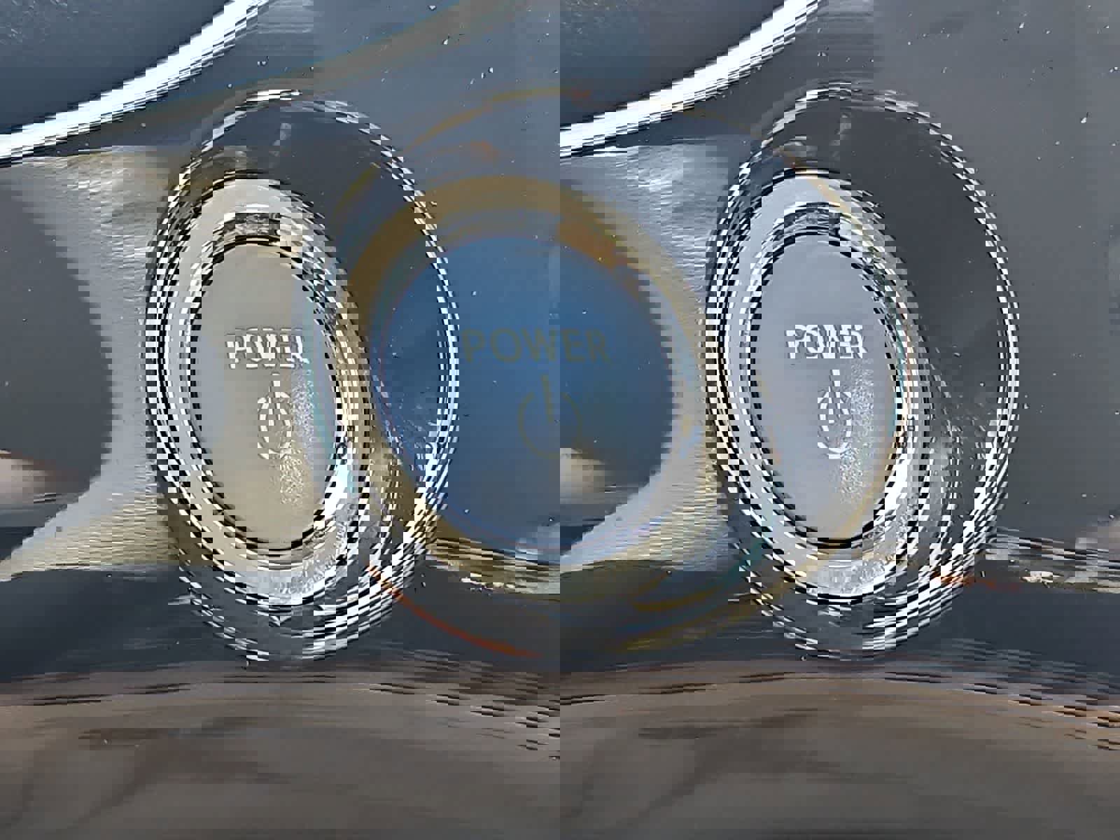 Used 2022 Toyota Prius LE image 18