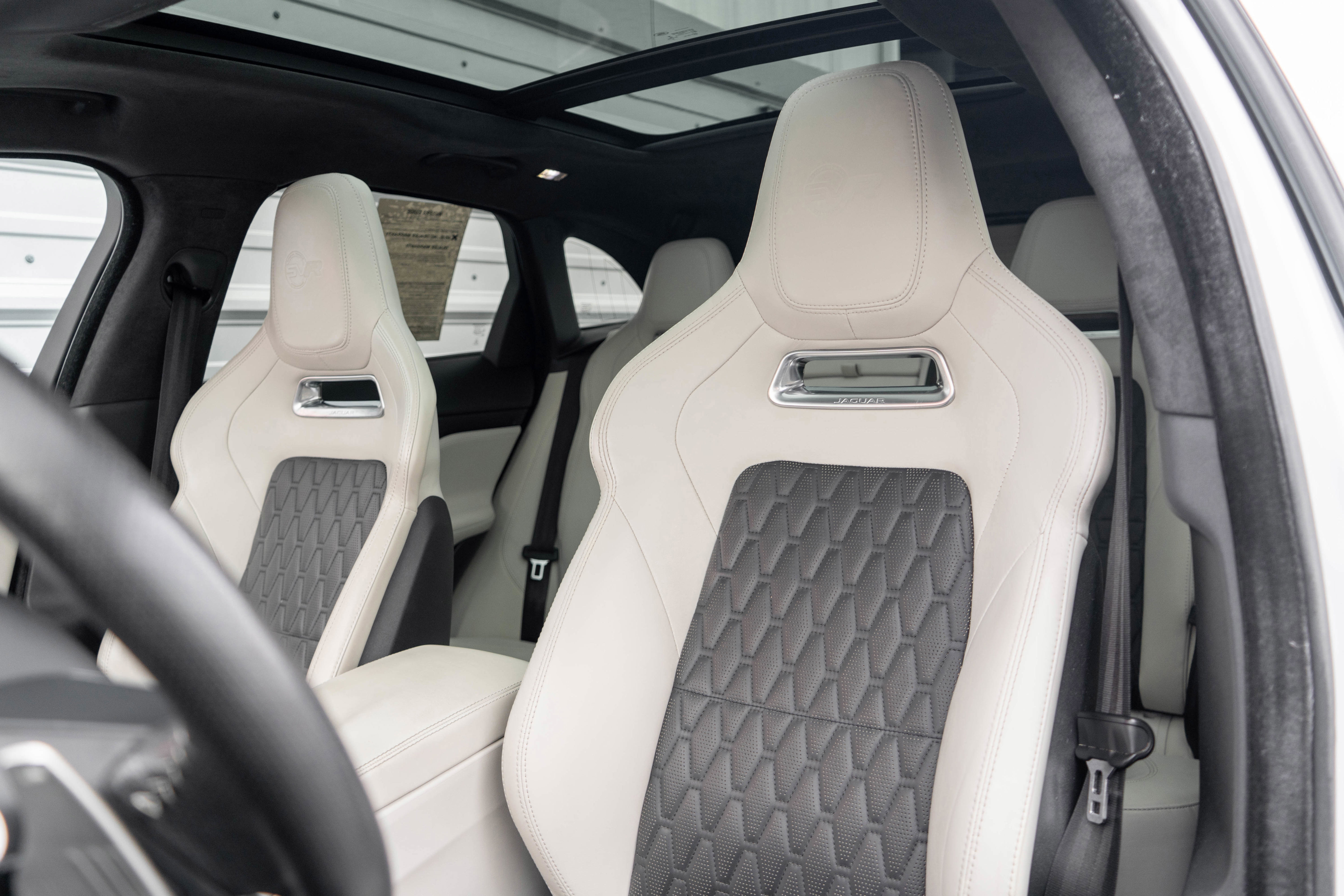 Used 2019 Jaguar F-PACE SVR AWD/4WD image 9