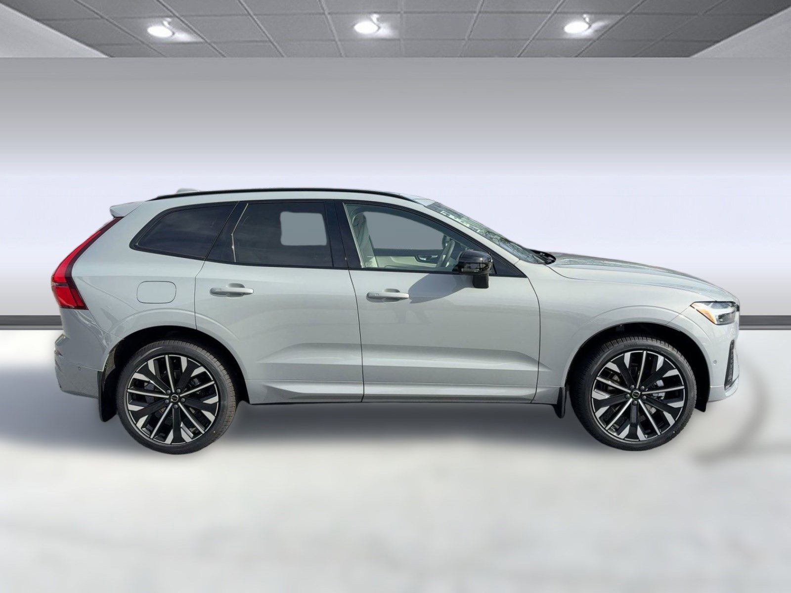 New 2026 Volvo XC60 B5 Ultra w/ Climate Package image 8