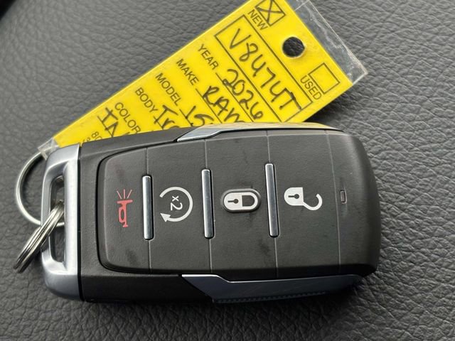 New 2026 RAM 1500 Express AWD/4WD image 26