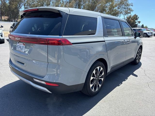 Used 2023 Kia Carnival EX image 10