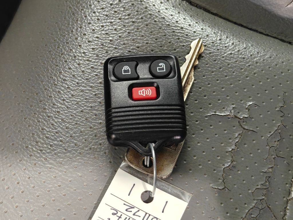 Used 2011 Ford E-150 and Econoline 150 w/ PWR Group RWD image 9