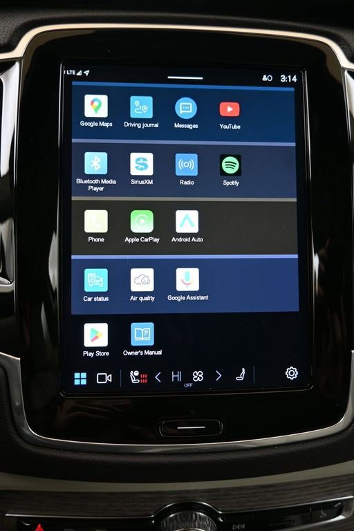 Certified 2024 Volvo XC90 B5 Plus w/ Protection Package Premier image 27