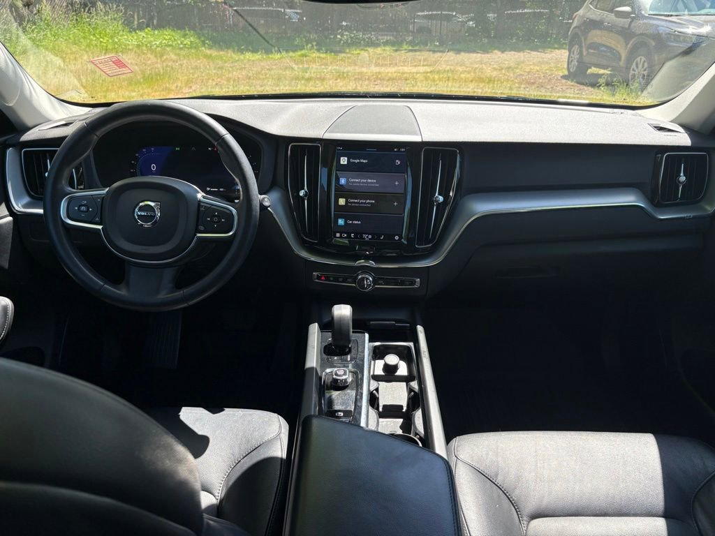 Used 2023 Volvo XC60 B5 Core FWD image 16