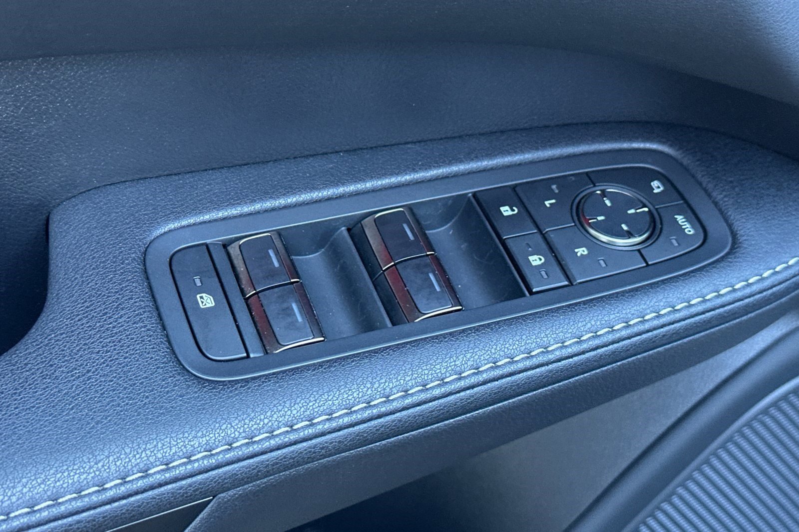 Certified 2024 Lexus RX 450h AWD w/ Luxury Package image 13