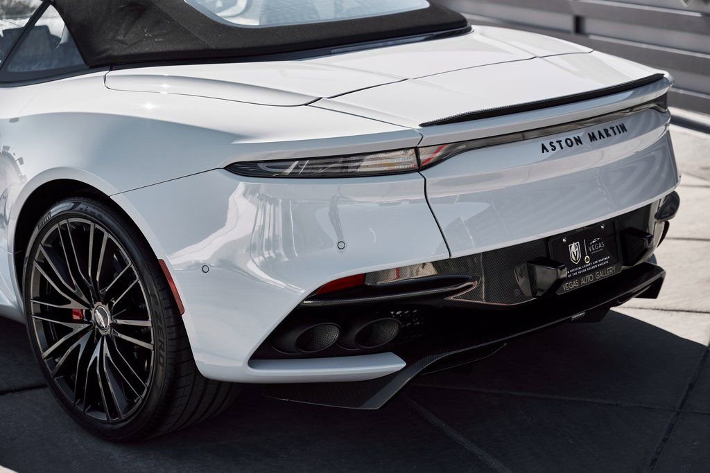 Used 2023 Aston Martin DBS Superleggera Volante RWD image 16
