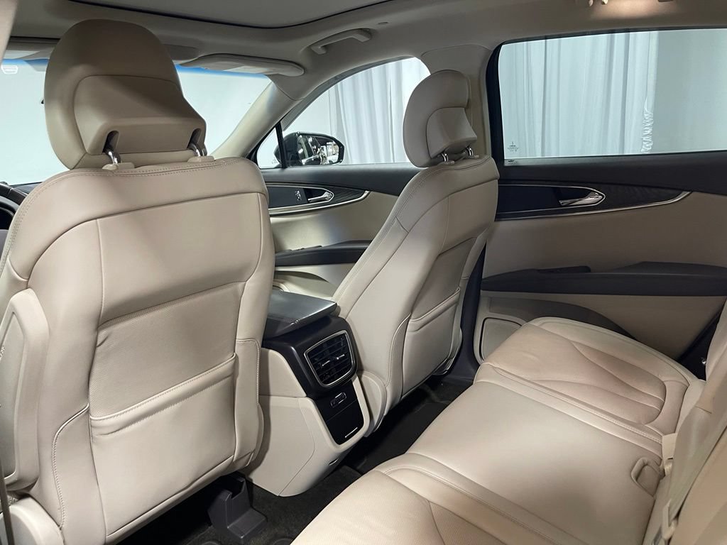 Used 2017 Lincoln MKX Reserve w/ Driver Assistance Package AWD/4WD image 26