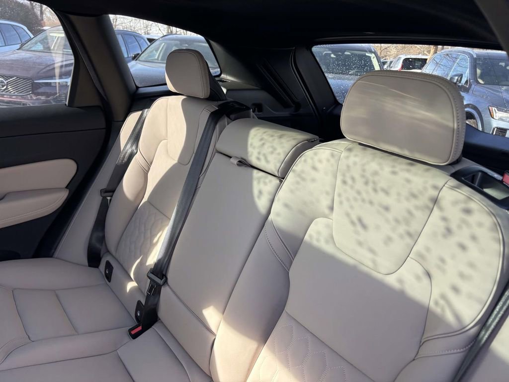 New 2026 Volvo XC60 B5 Plus w/ Protection Package Premier image 24