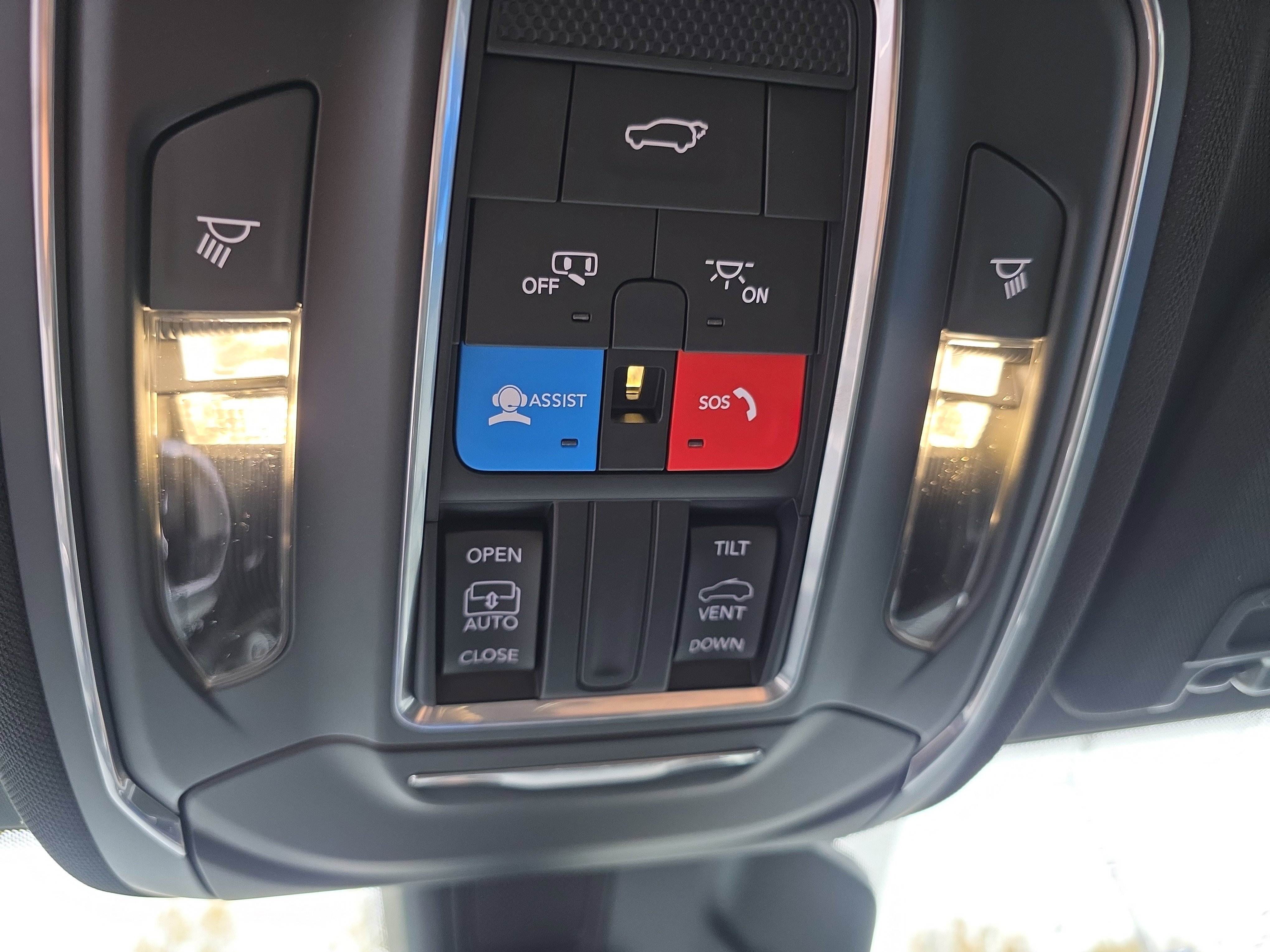 New 2025 Jeep Grand Cherokee Altitude image 8