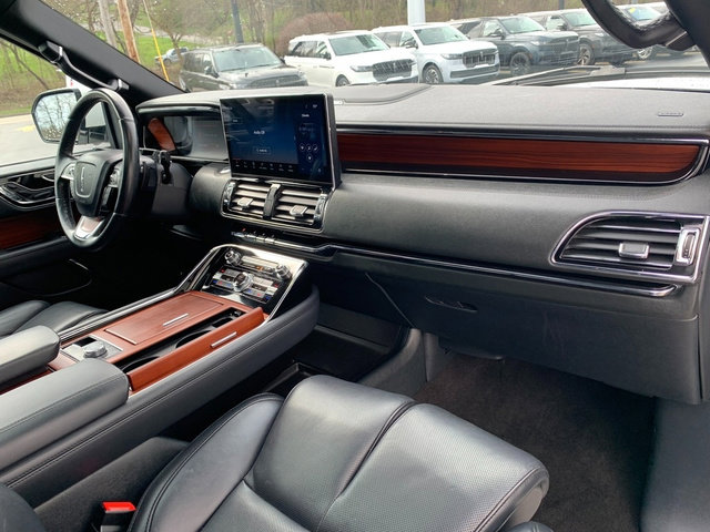 Certified 2023 Lincoln Navigator Reserve w/ Monochromatic Package AWD/4WD image 14