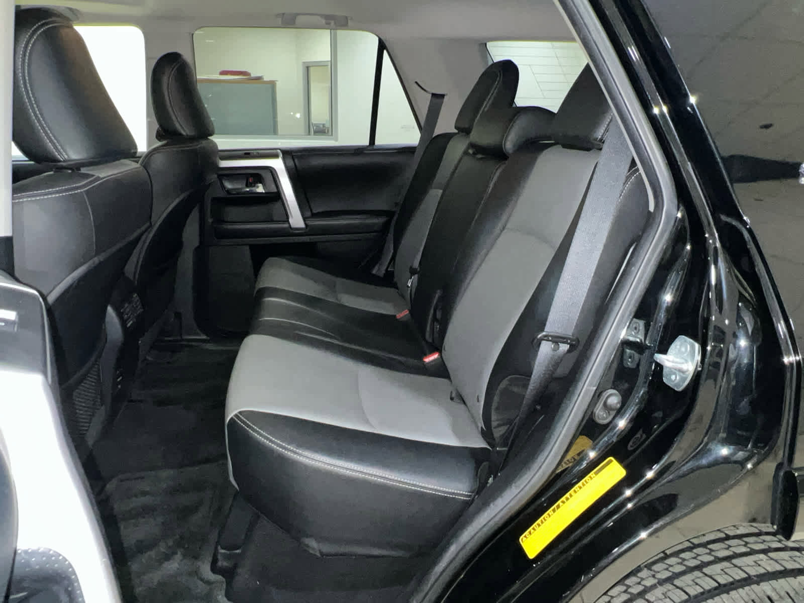 Used 2016 Toyota 4Runner SR5 Premium w/ Convenience Package image 13