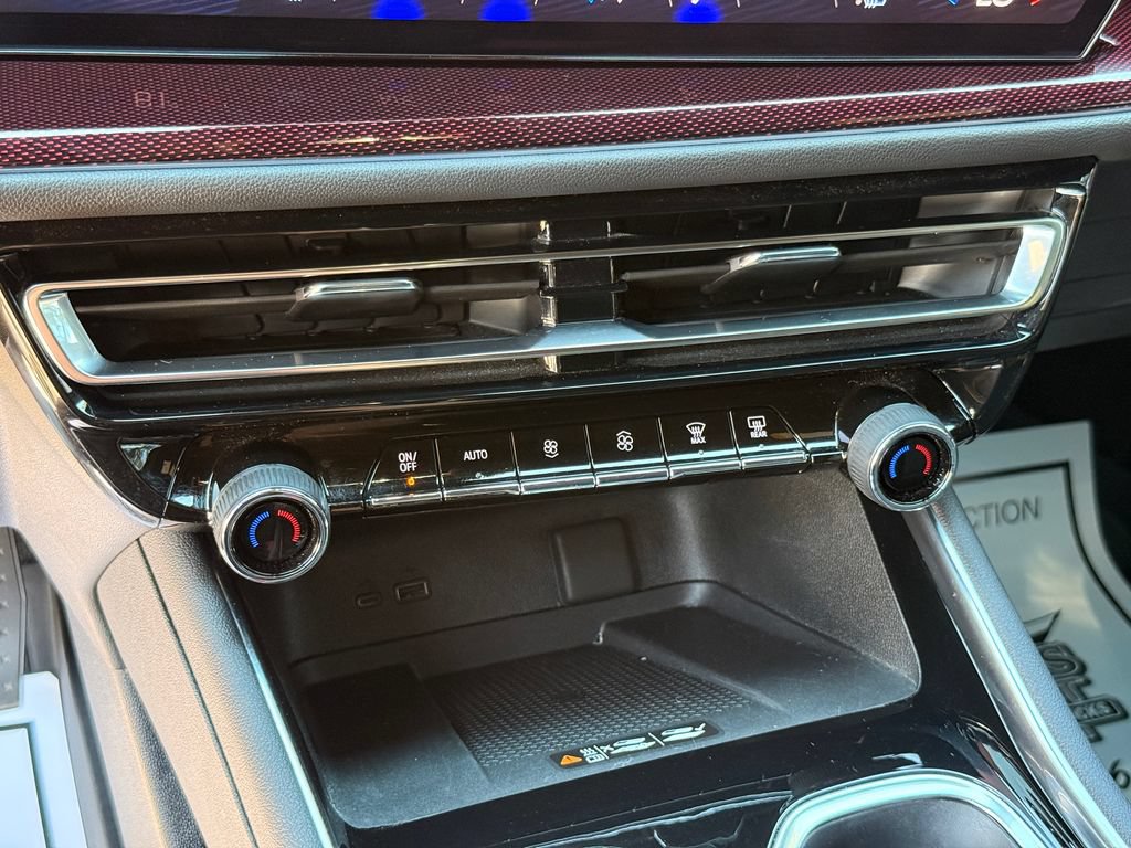 Used 2024 Chevrolet Traverse Z71 w/ LPO, Floor Liner Package AWD/4WD image 21