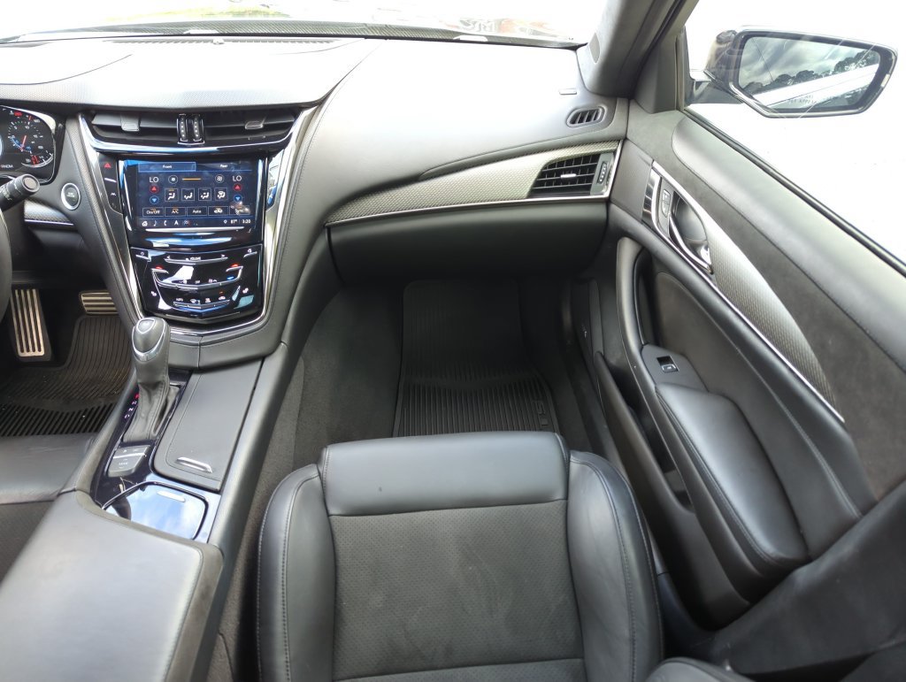 Used 2018 Cadillac CTS V w/ Luxury Package RWD image 16