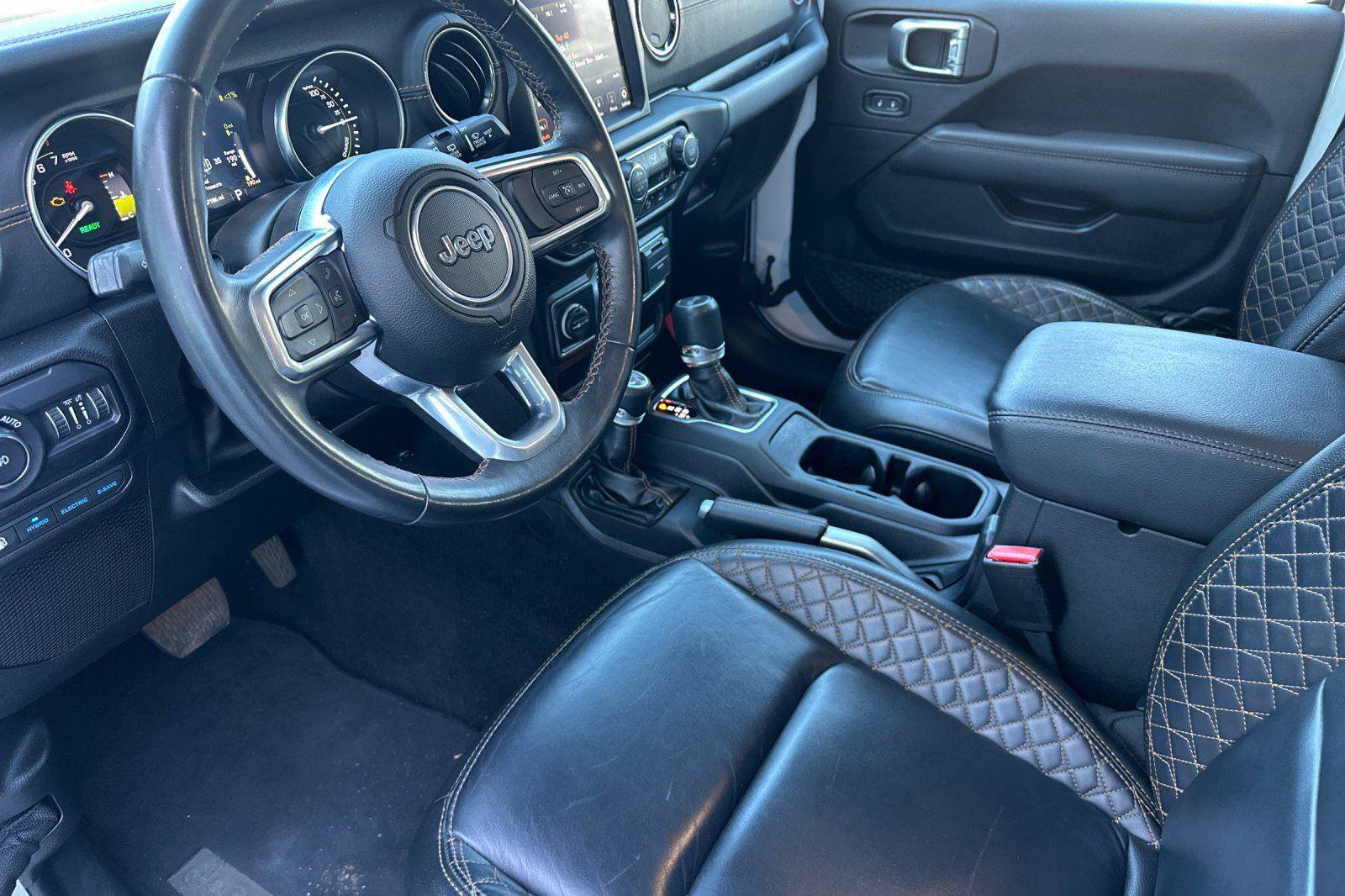 Used 2022 Jeep Wrangler Unlimited Sahara image 9